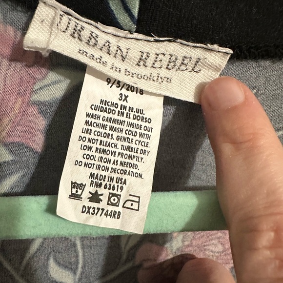 Floral Black Kimono Cardigan - Picture 2 of 3